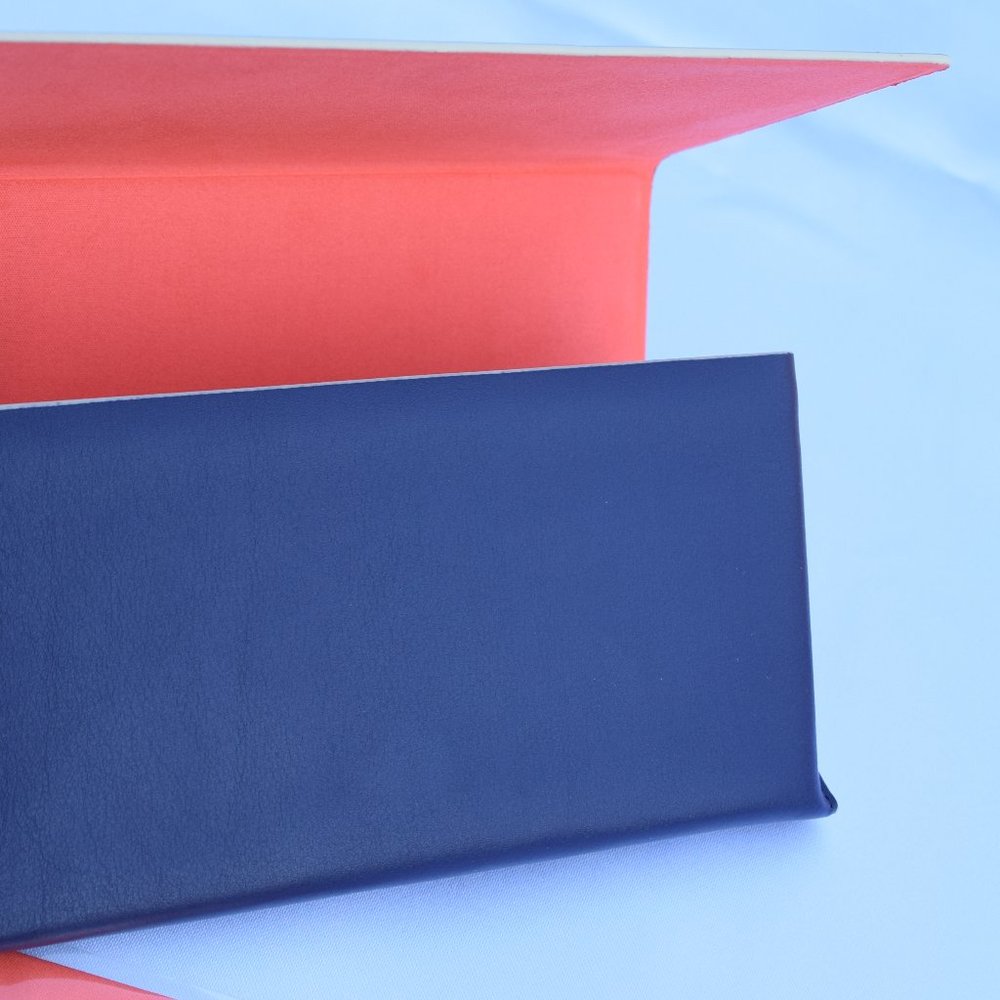 Fendi Sunglasses Case, Large Blue Leather Triangle Hard Case, Coral Cloth, Wide - Picture 5 of 11